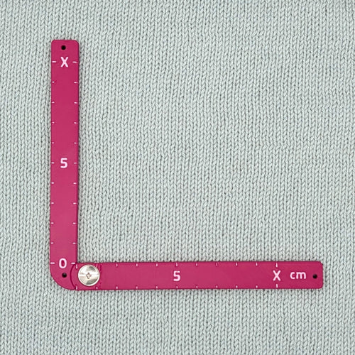 Swatch Gauge in Plum, open to a right angle, 10 cm side